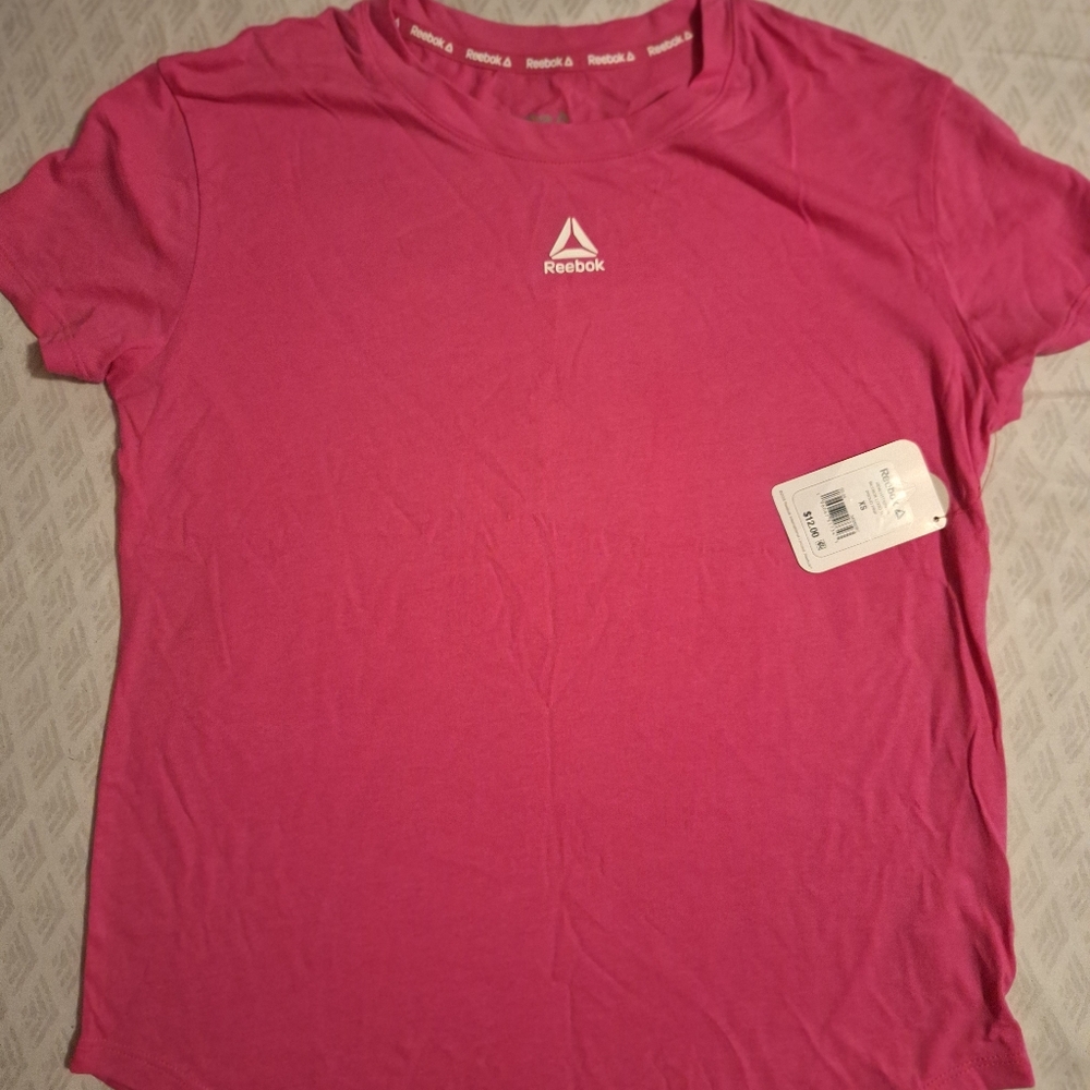 Reebok brand pink sports blouse, new with tags, cotton , xs